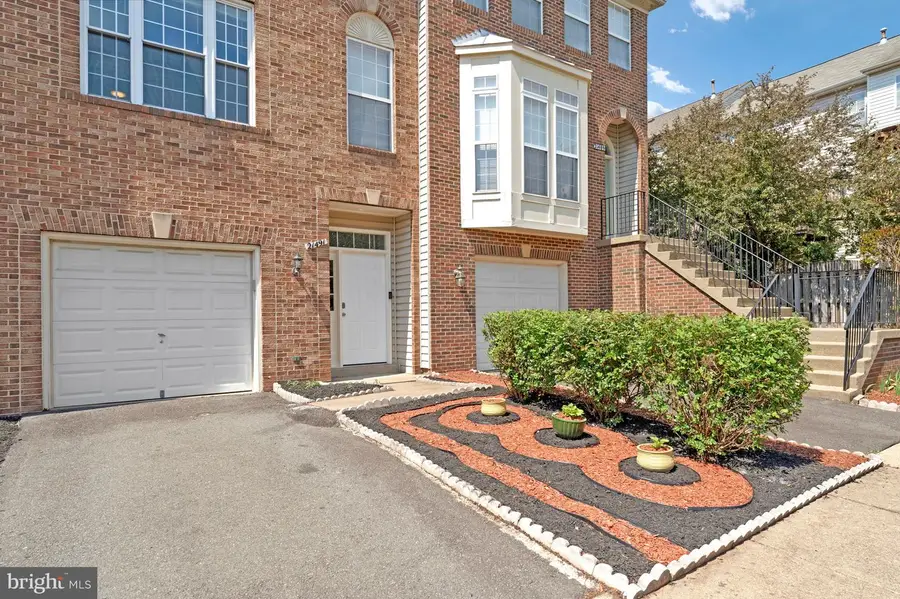 21491 Southern Magnolia Sq, Sterling, VA 20164 - #2