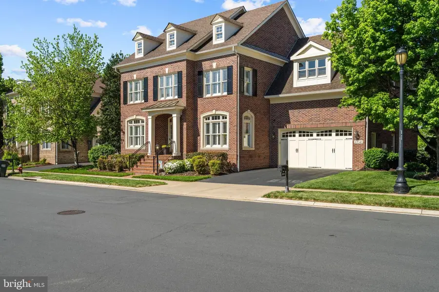 23041 Olympia Dr, Brambleton, VA 20148 - #2