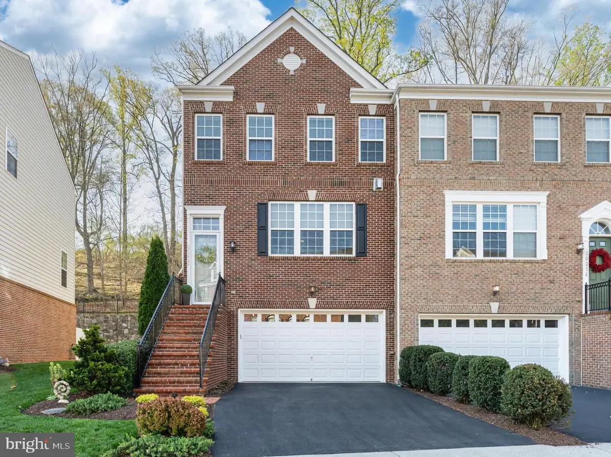 20212 Center Brook Sq, Sterling, VA 20165 - #1