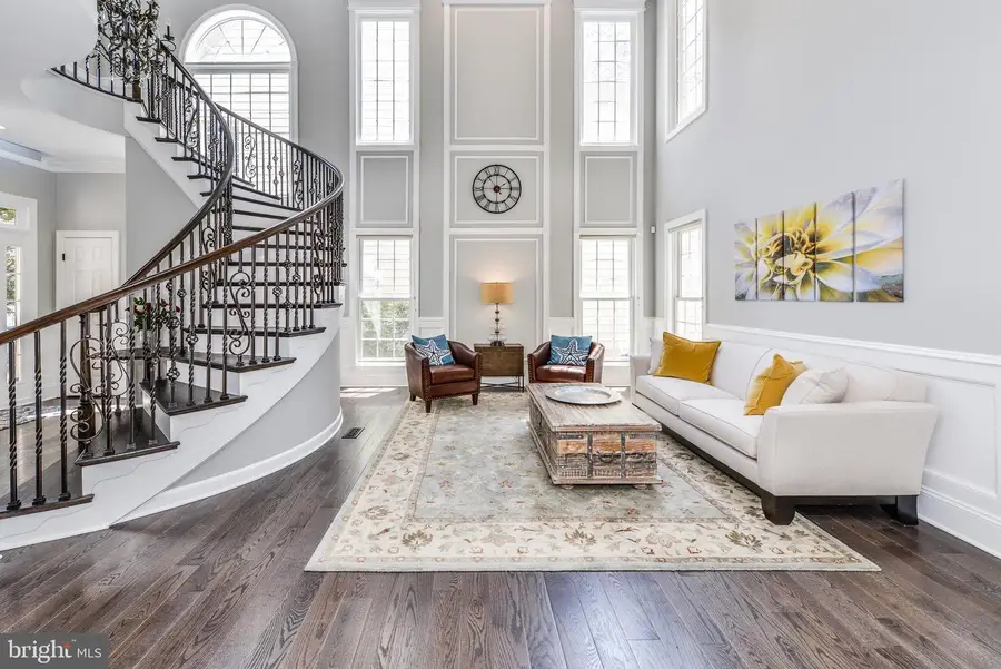 20269 Island View Ct, Sterling, VA 20165 - #2