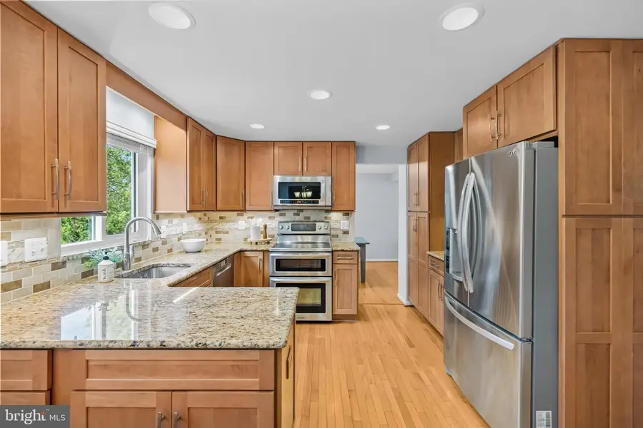 342 Samantha Dr, Sterling, VA 20164 - #3