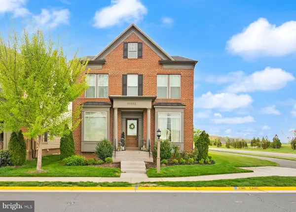 22986 Bubbling Brook Dr, BRAMBLETON, VA 20148