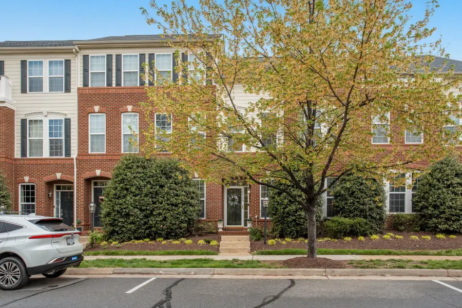 19466 Front St, Leesburg, VA 20176 - #2