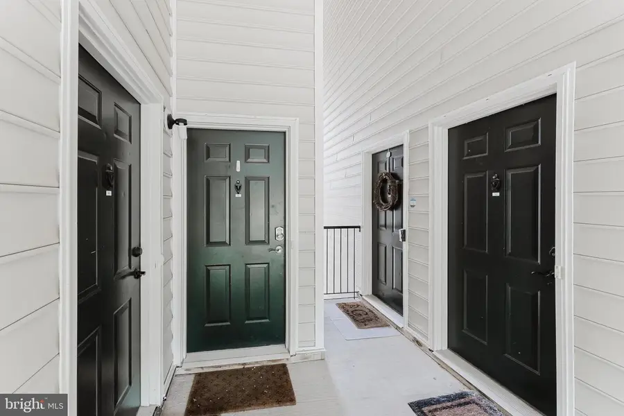 24588 Byrne Meadow Sq #302, Aldie, VA 20105 - #3