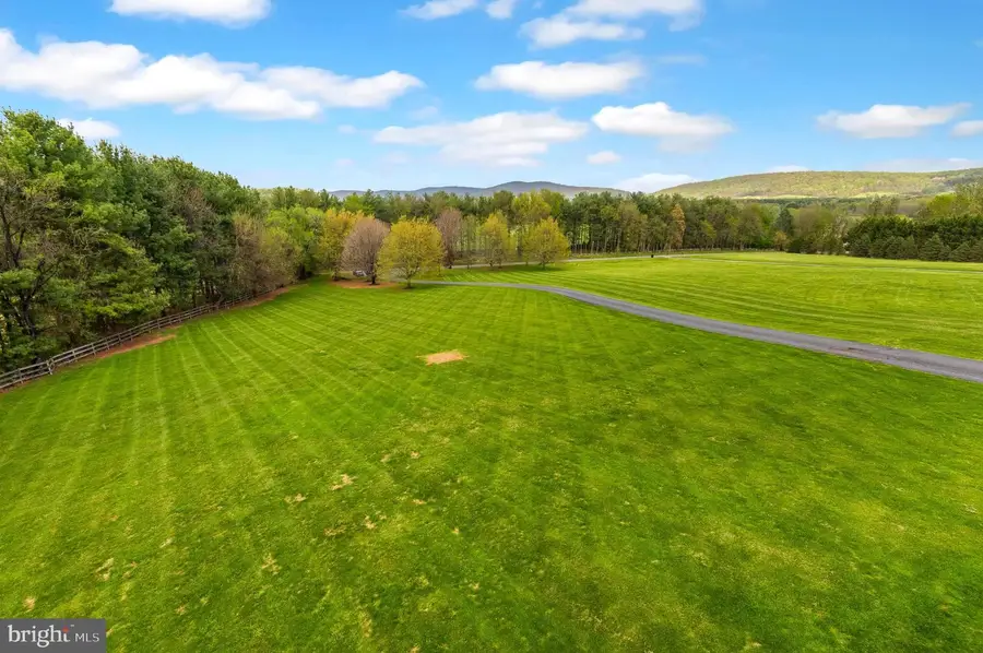 35571 Suffolk Ln, Hillsboro, VA 20132 - #3