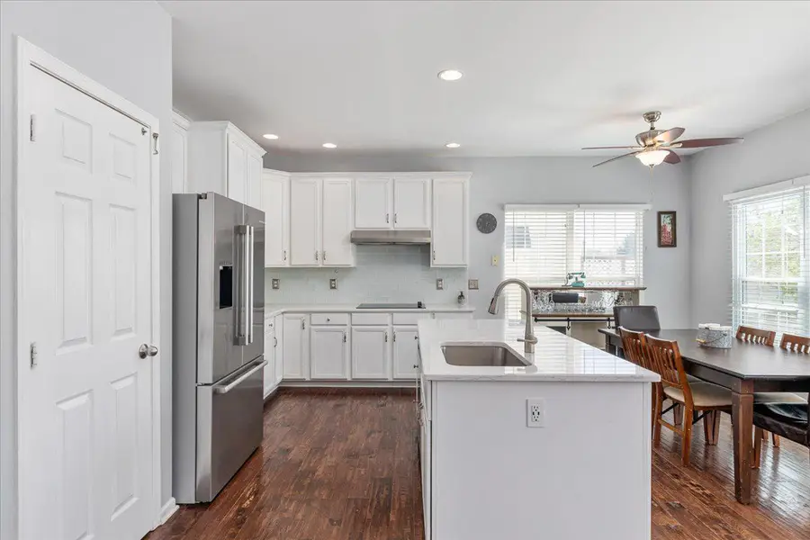 25969 Hartwood Dr, Chantilly, VA 20152 - #2