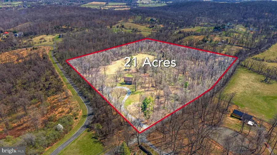 16562 Old Waterford Rd, Paeonian Springs, VA 20129 - #3