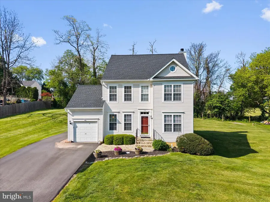 102 Delaware Ave, Hamilton, VA 20158 - #2