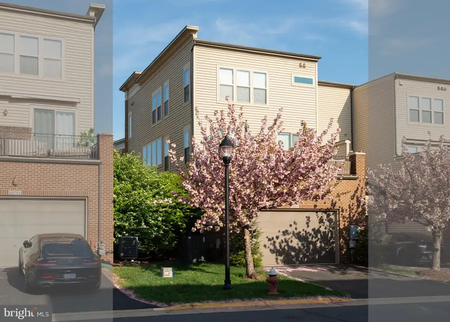 22780 Sagamore Sq, Brambleton, VA 20148 - #3