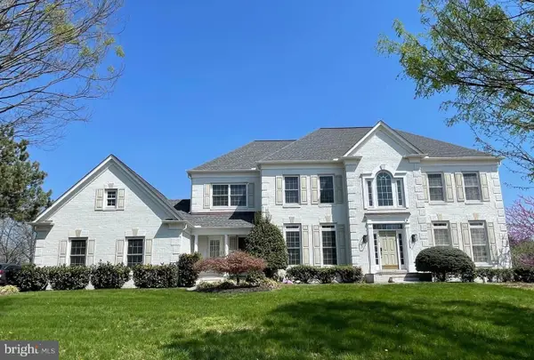 43820 Churchill Glen Dr, CHANTILLY, VA 20152