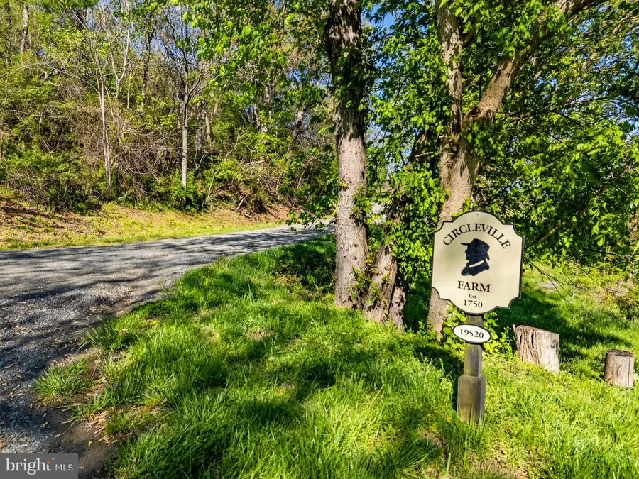 19520 Lincoln Rd, Purcellville, VA 20132 - #2