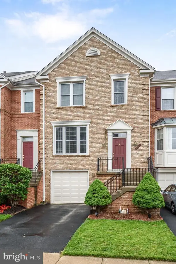 20923 Sandstone Sq, STERLING, VA 20165