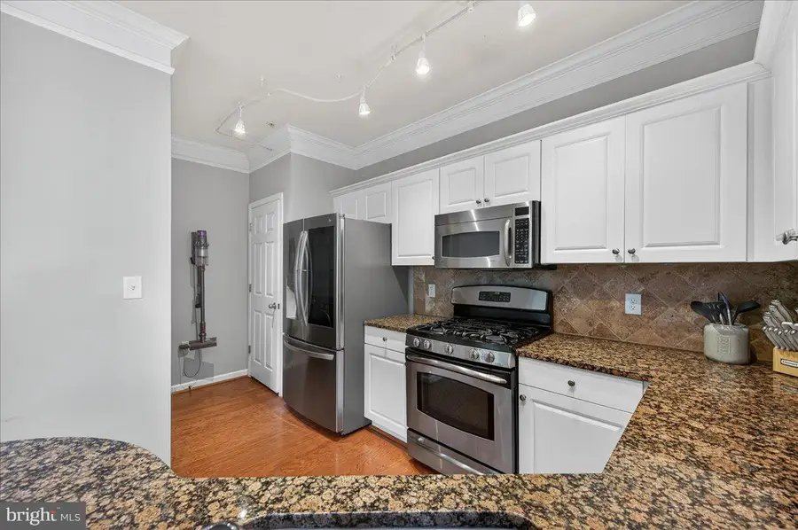 502 Sunset View Ter Se #303, Leesburg, VA 20175 - #3