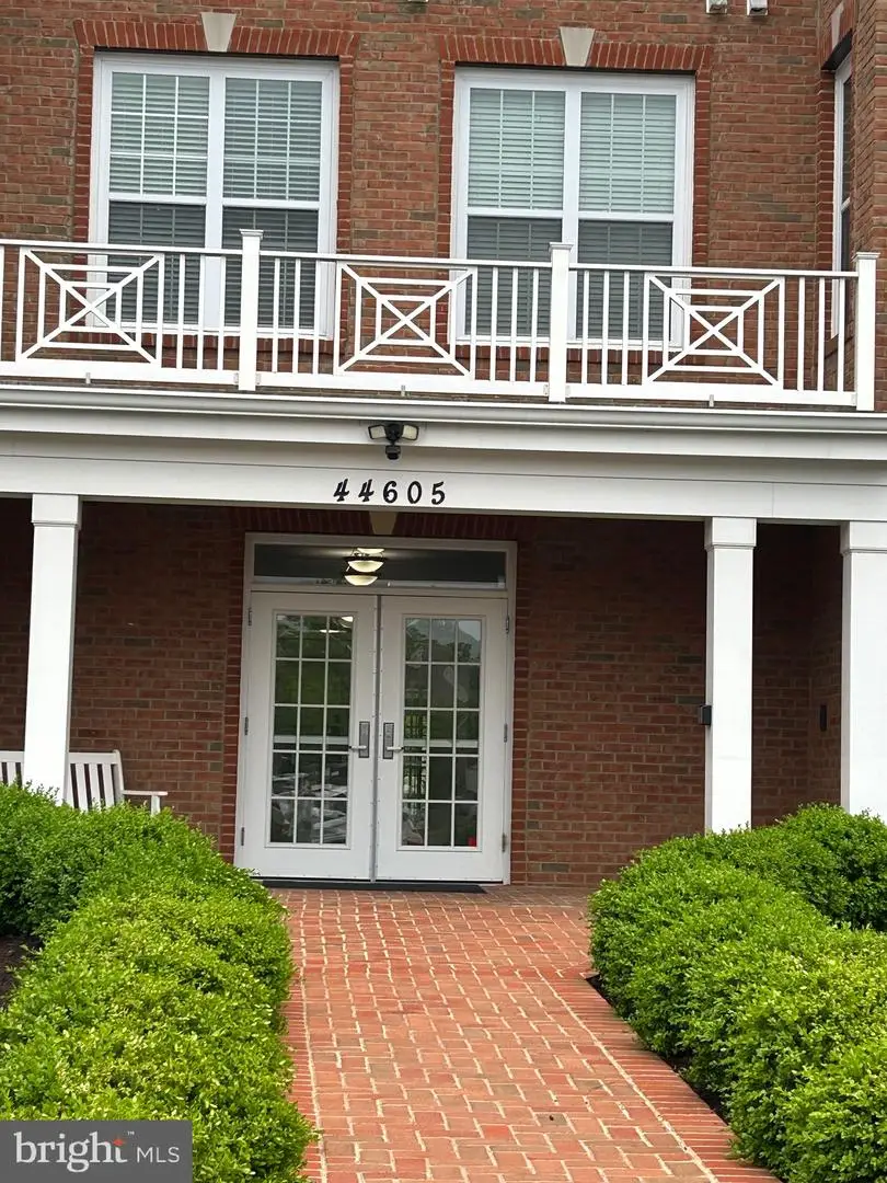 44605 York Crest Terrace #300, Ashburn, VA 20147 - #2