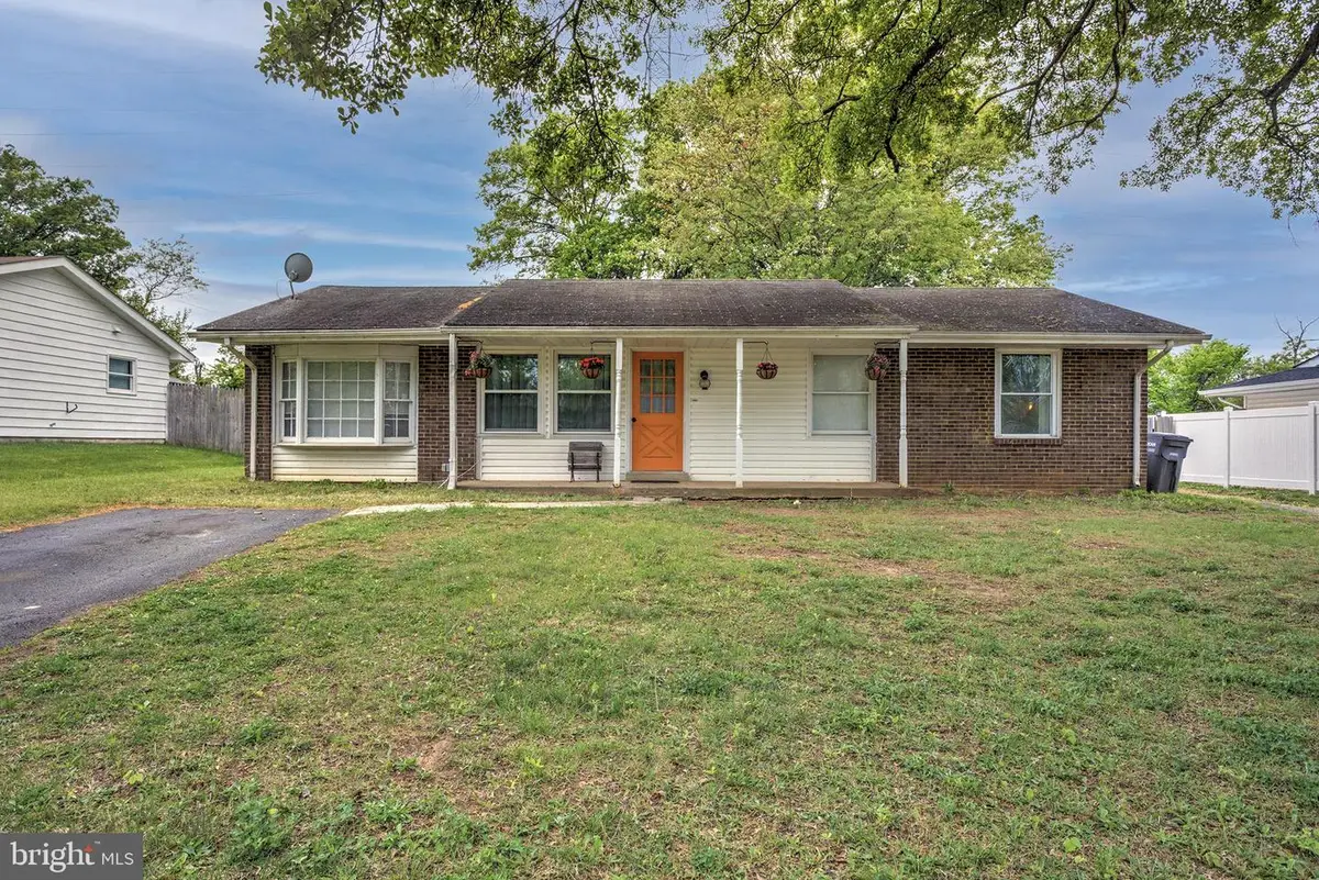 402 Williamsburg Rd, Sterling, VA 20164 - #1