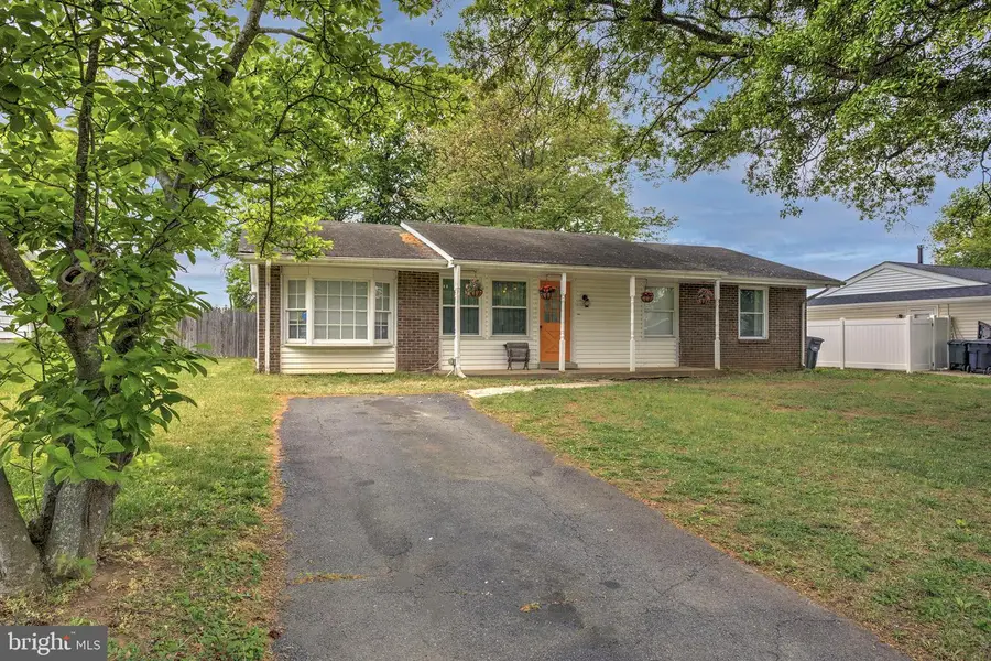 402 Williamsburg Rd, Sterling, VA 20164 - #2