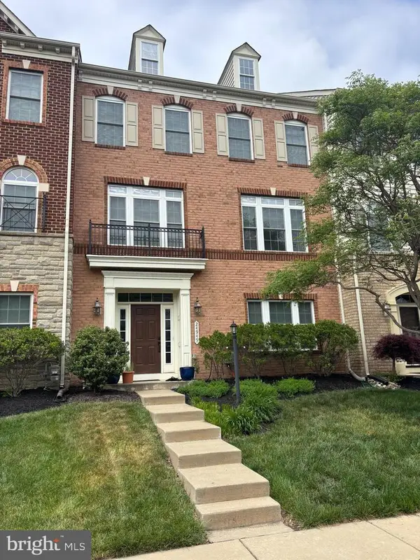 24949 Earlsford Dr, CHANTILLY, VA 20152