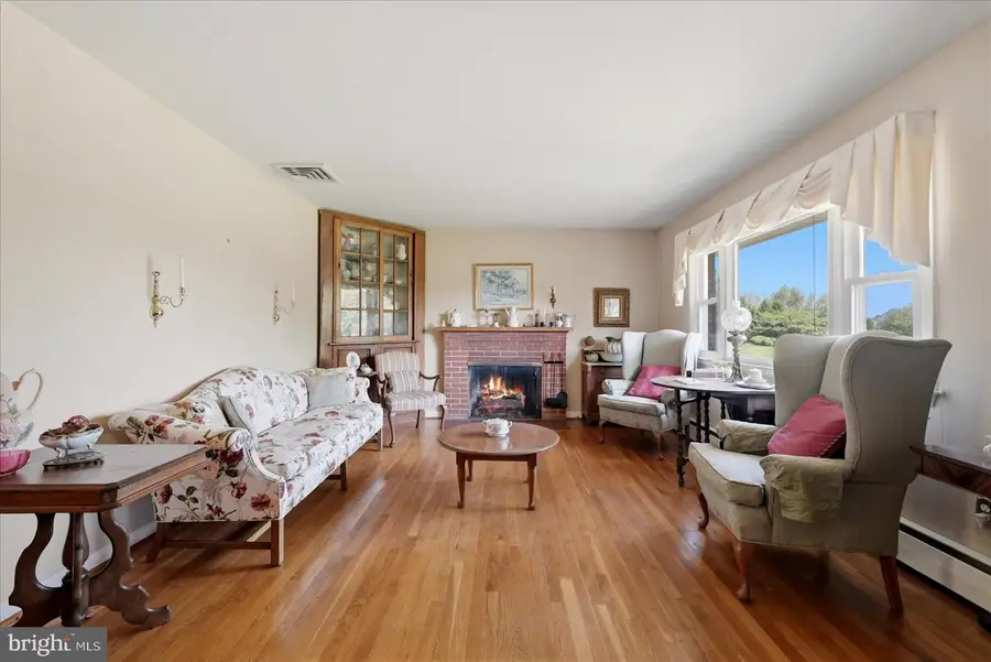 19303 Gleedsville Rd, Leesburg, VA 20175 - #2