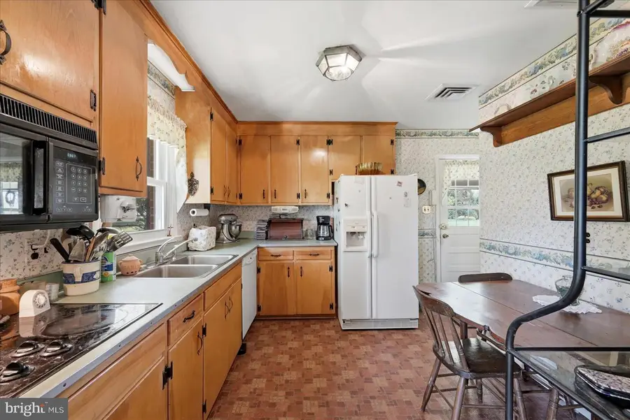 19303 Gleedsville Rd, Leesburg, VA 20175 - #3