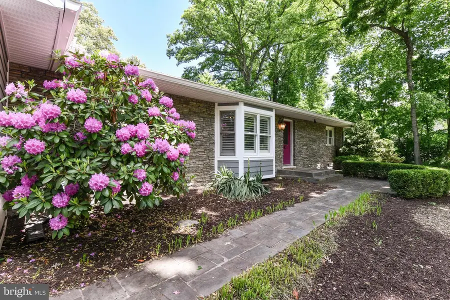 14 Oak Ln, Sterling, VA 20165 - #2