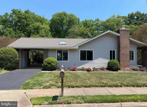 35 Biscayne Pl, STERLING, VA 20164
