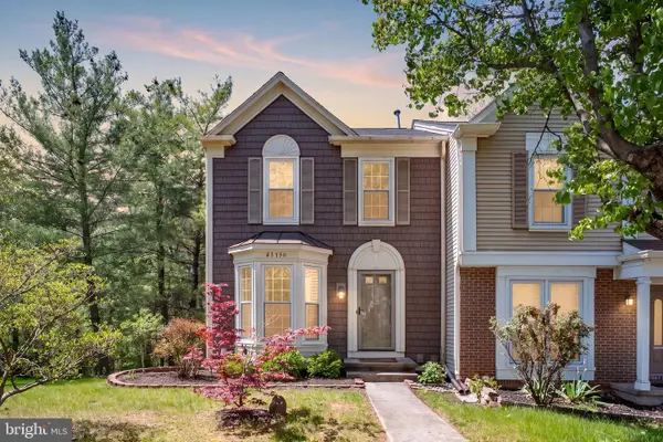 43750 Laburnum Sq, ASHBURN, VA 20147