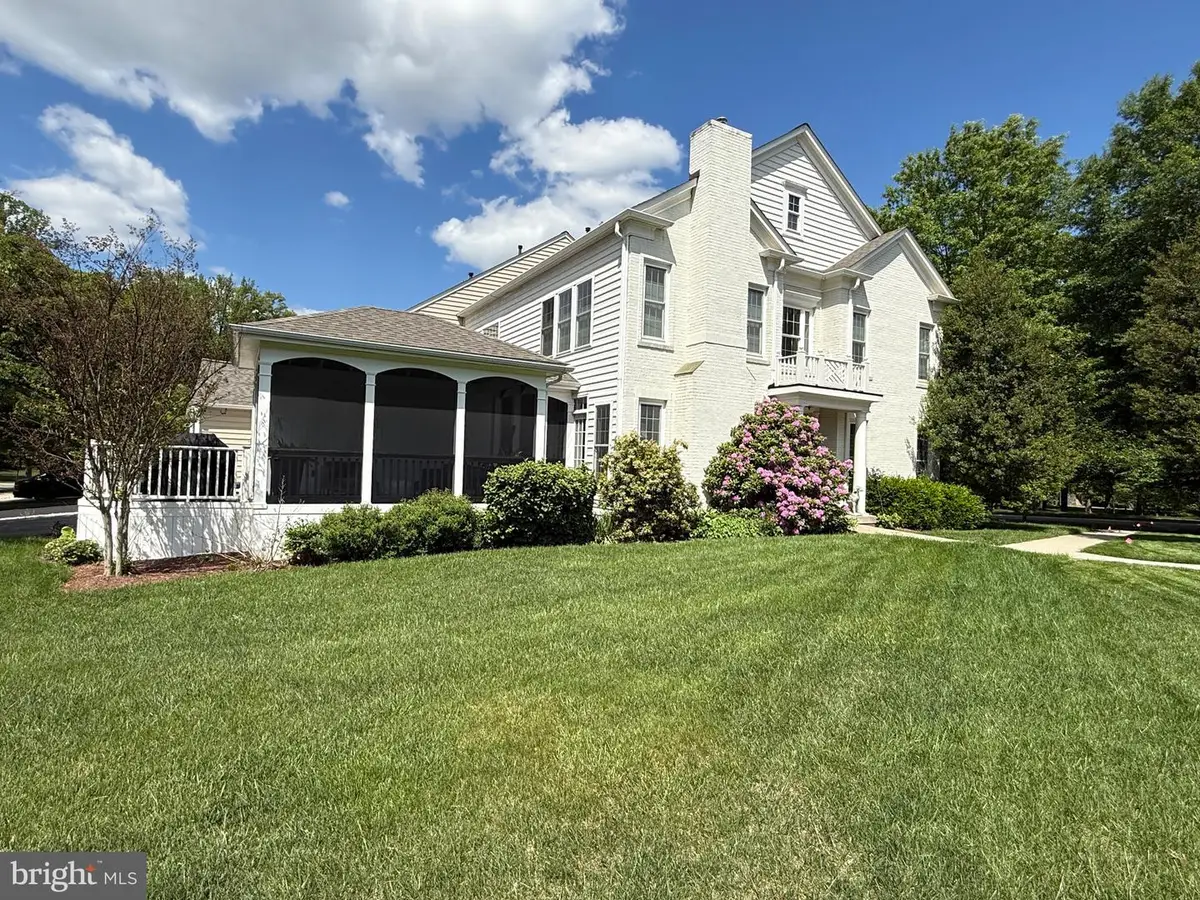 20729 Red Cedar Dr, Leesburg, VA 20175 - #1