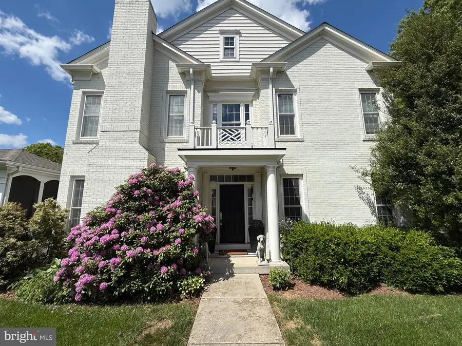 20729 Red Cedar Dr, Leesburg, VA 20175 - #2