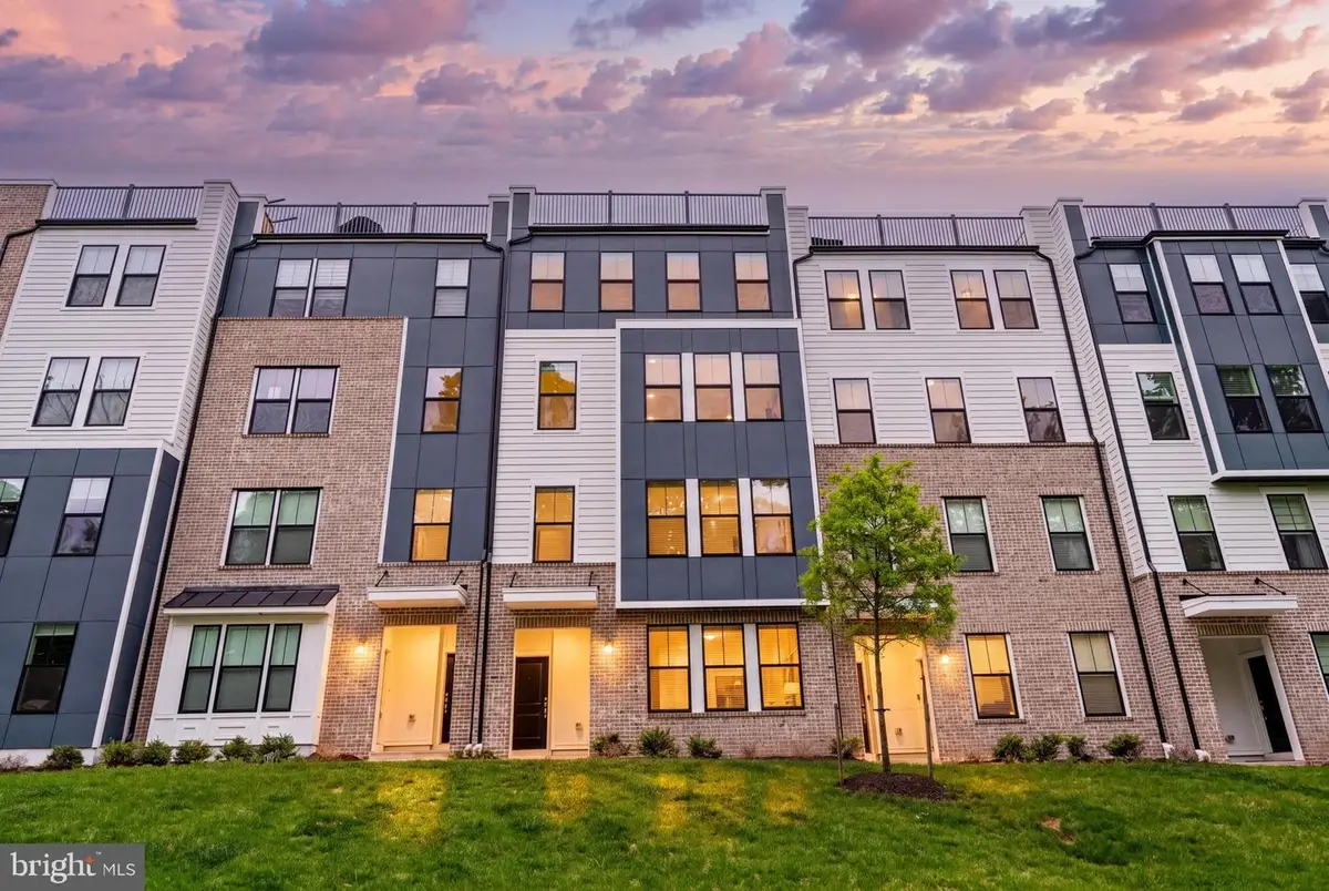 20851 Owenmore Ter, Sterling, VA 20166 - #1