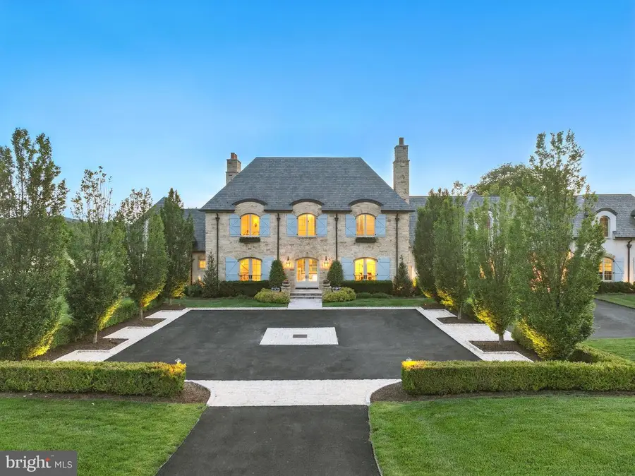 22805 Creighton Farms Dr, Leesburg, VA 20175 - #2