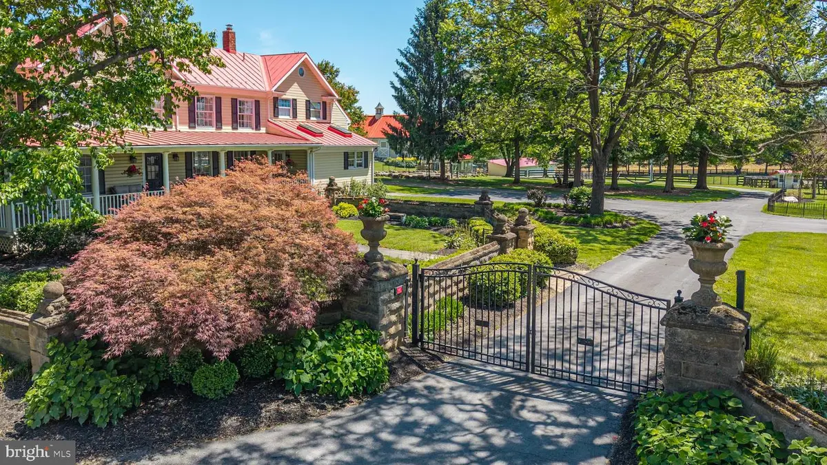 38527 Rickard Rd, Lovettsville, VA 20180 - #1