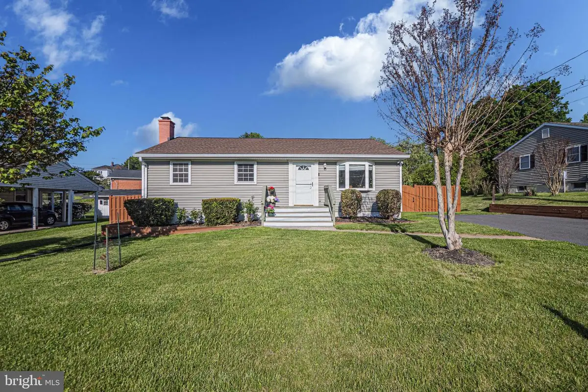 131 S 26th St, Purcellville, VA 20132 - #1