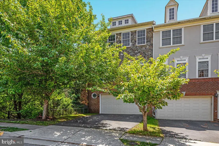 20344 Center Brook Sq, Sterling, VA 20165 - #2