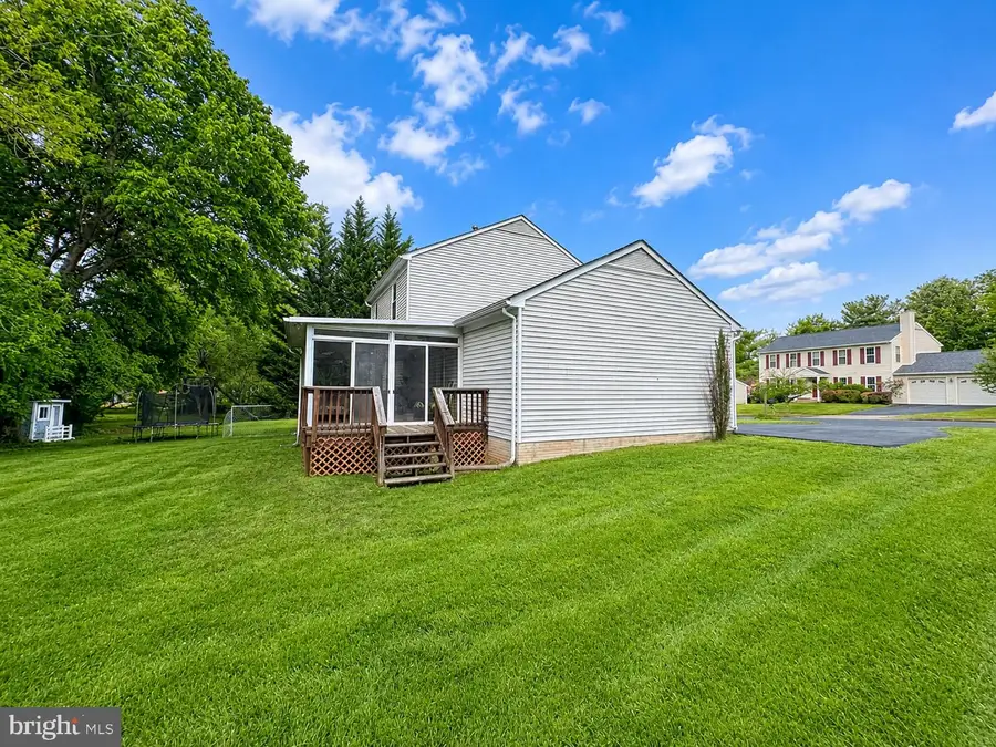 13 Red Wing Ct, Sterling, VA 20164 - #2