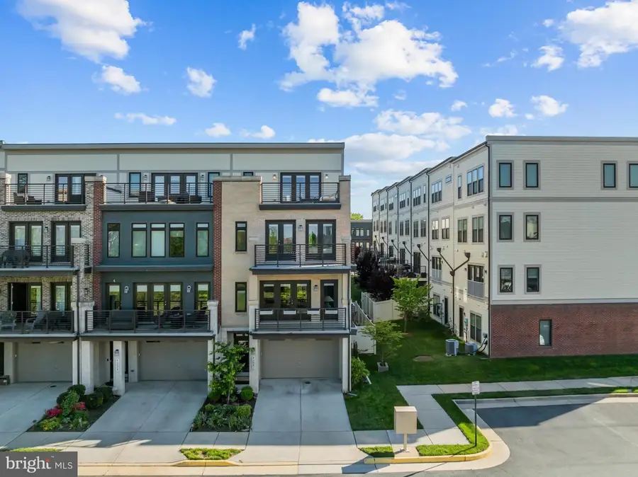 43071 Track Bed Ter, Ashburn, VA 20147 - #2