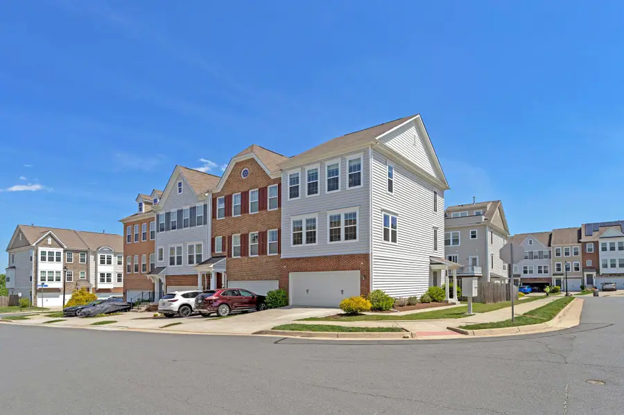 44955 Bishop Ter, Ashburn, VA 20147 - #2