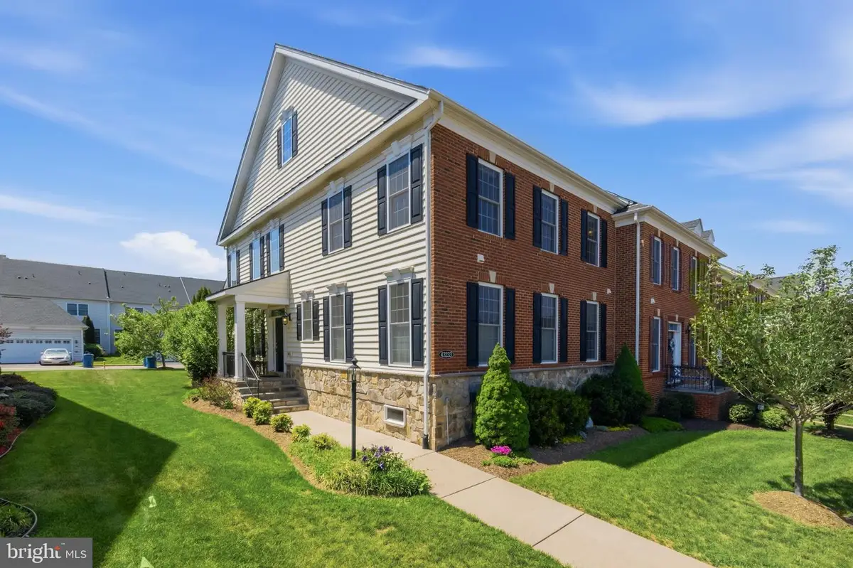 43233 Hattontown Woods Ter, Ashburn, VA 20148 - #1