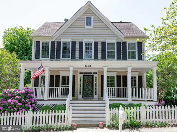 42869 Nashua St, ASHBURN, VA 20147