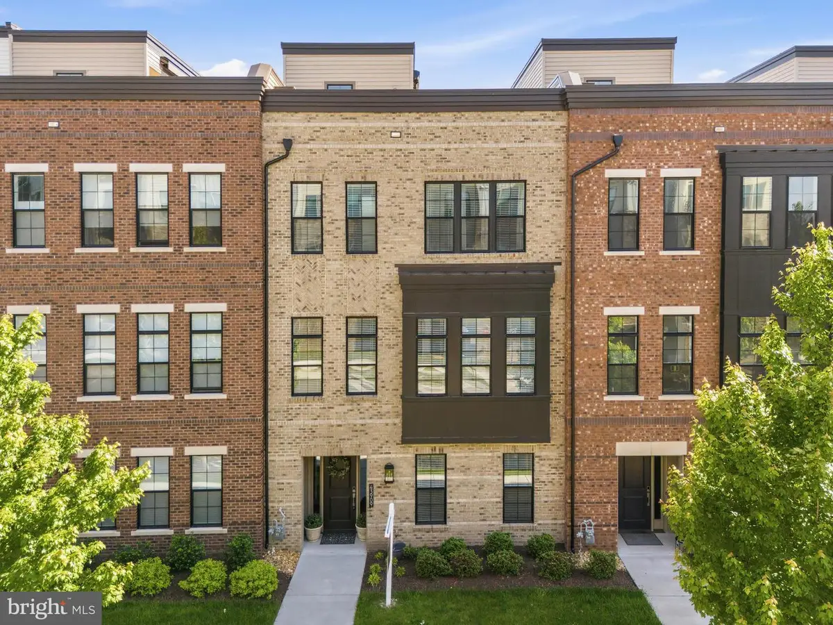 43909 Evelyn Path Ter, Ashburn, VA 20147 - #1