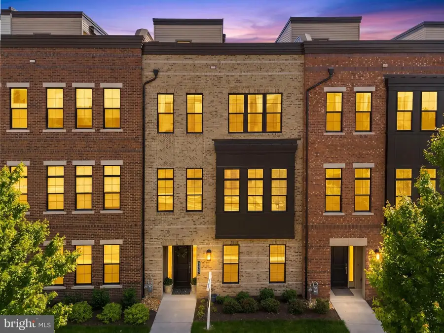 43909 Evelyn Path Ter, Ashburn, VA 20147 - #2