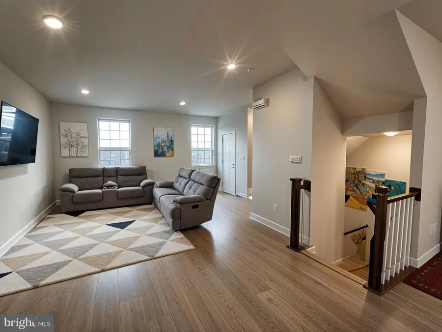 19439 Spokan Sq, Leesburg, VA 20175 - #3