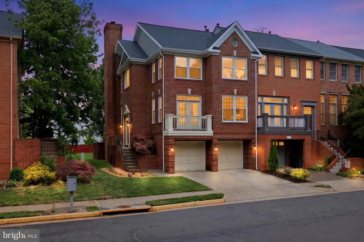 46681 Lynnhaven Sq, Sterling, VA 20165 - #1