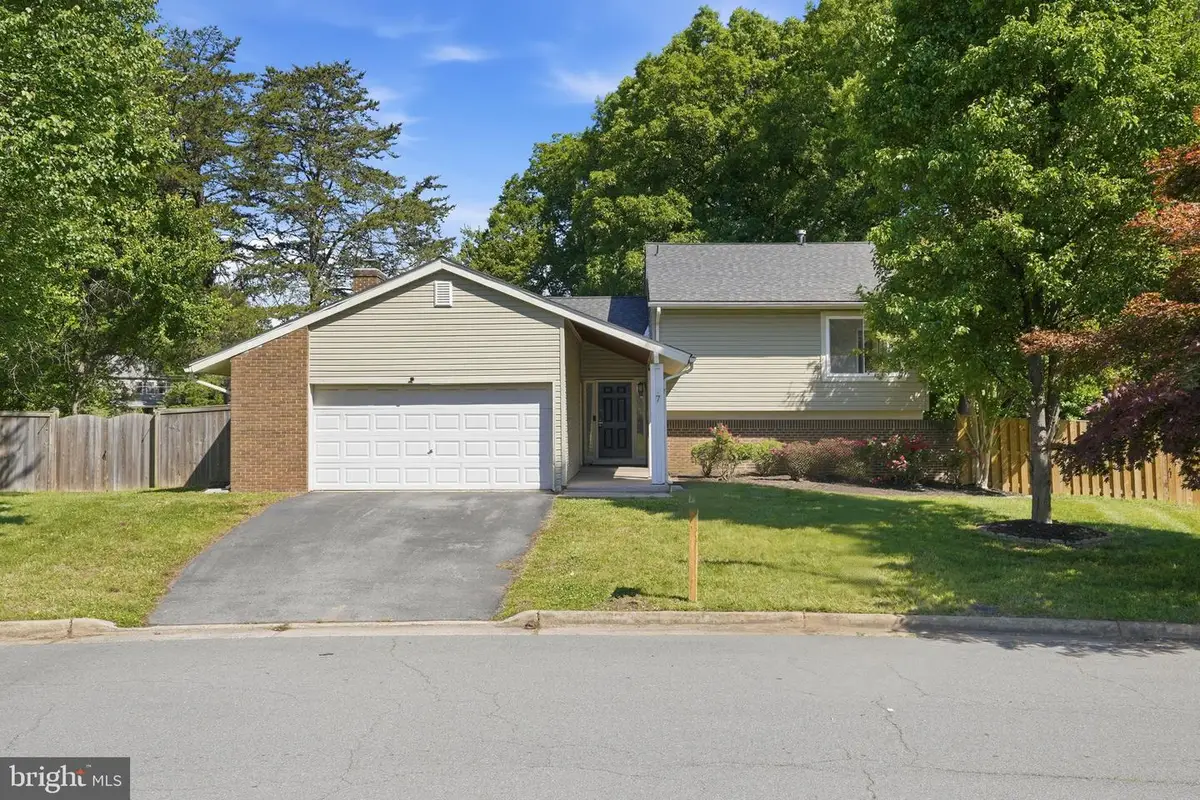 7 Abbey Cir, Sterling, VA 20164 - #1