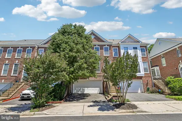 26071 Nimbleton Sq, CHANTILLY, VA 20152