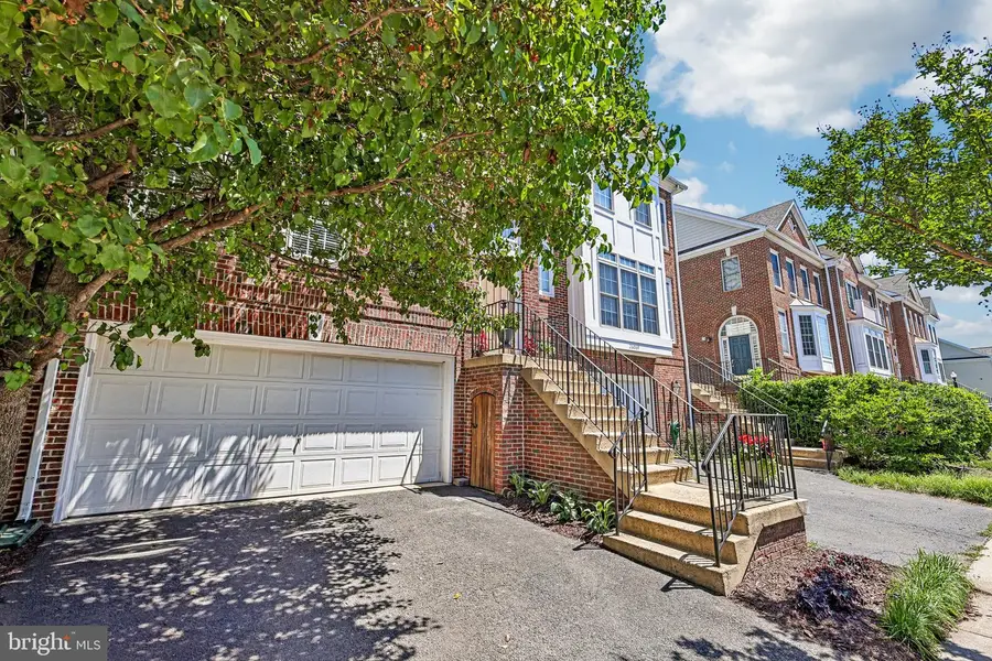 26071 Nimbleton Sq, Chantilly, VA 20152 - #2