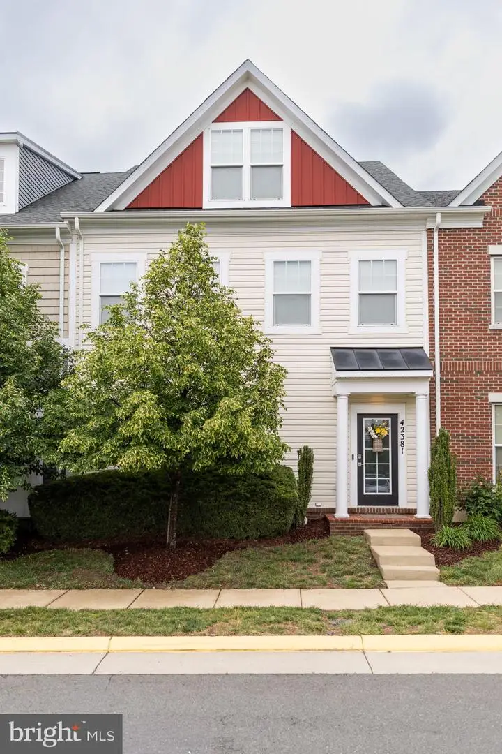42381 Rosalind St, Ashburn, VA 20148 - #2