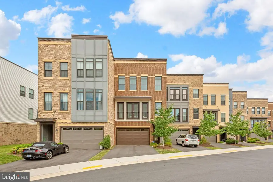 23094 Sullivans Cove Sq, Brambleton, VA 20148 - #2