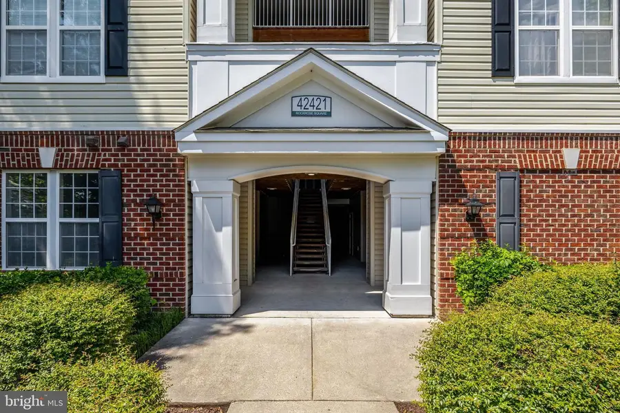 42421 Rockrose Sq #101, Brambleton, VA 20148 - #2