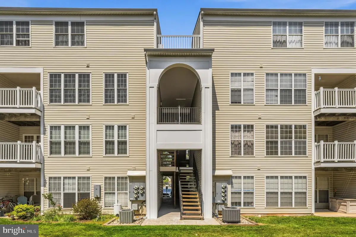 21843 Baldwin Sq #301, Sterling, VA 20164 - #1