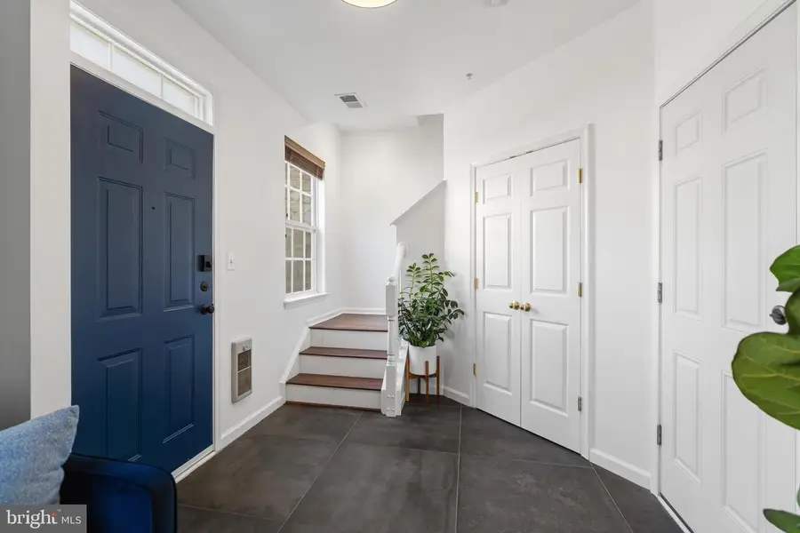 21843 Kelsey Sq, Ashburn, VA 20147 - #3
